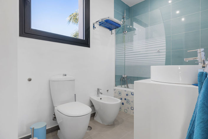 Image No.29-4 Bed House for sale