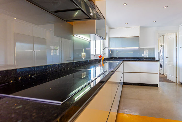 Image No.13-8 Bed House for sale