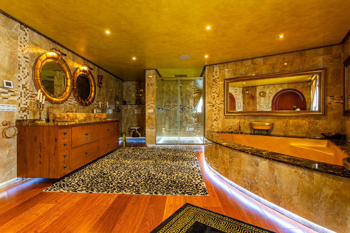 Image No.35-8 Bed House for sale