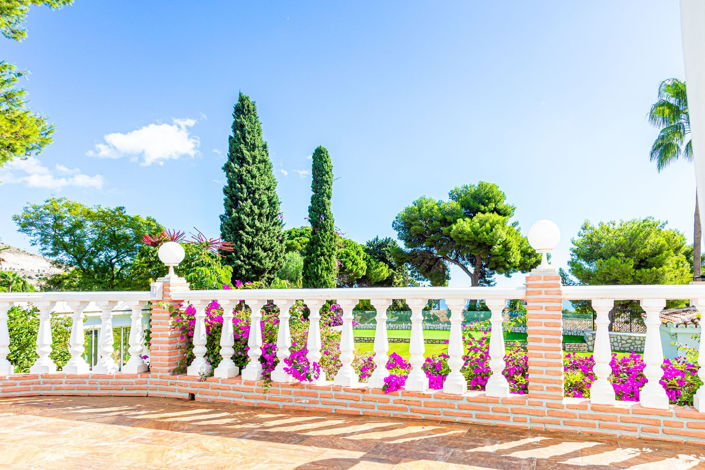 Image No.36-8 Bed House for sale