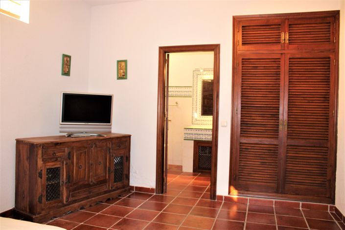 Image No.47-5 Bed House for sale