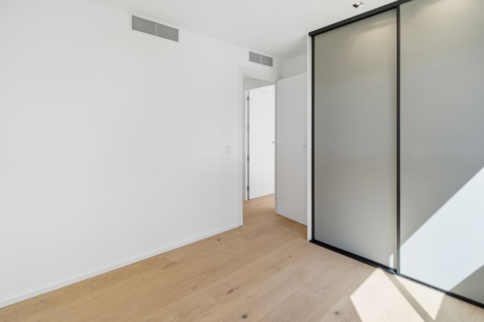 Image No.17-2 Bed Apartment for sale