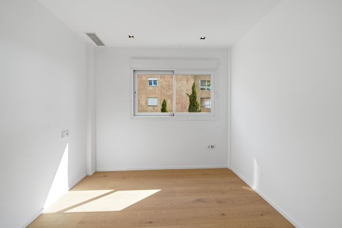 Image No.20-2 Bed Apartment for sale