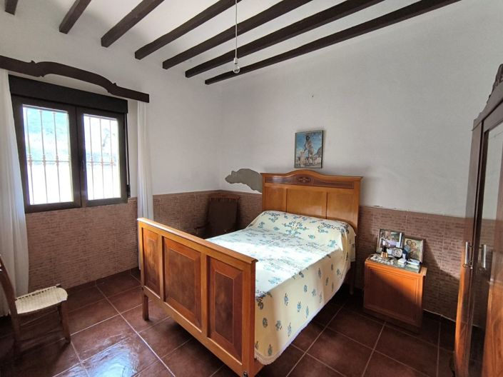 Image No.15-5 Bed Country House for sale