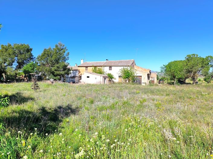 Image No.2-4 Bed Country House for sale