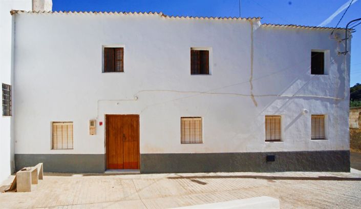 Image No.13-7 Bed Property for sale