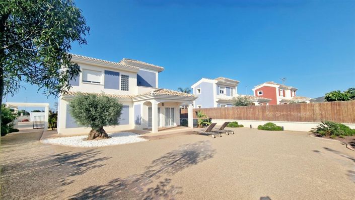 Image No.18-3 Bed Villa for sale