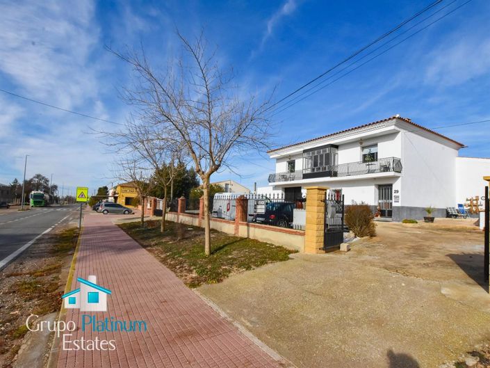 Image No.2-6 Bed Villa for sale