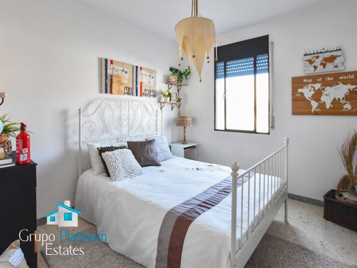 Image No.20-6 Bed Villa for sale