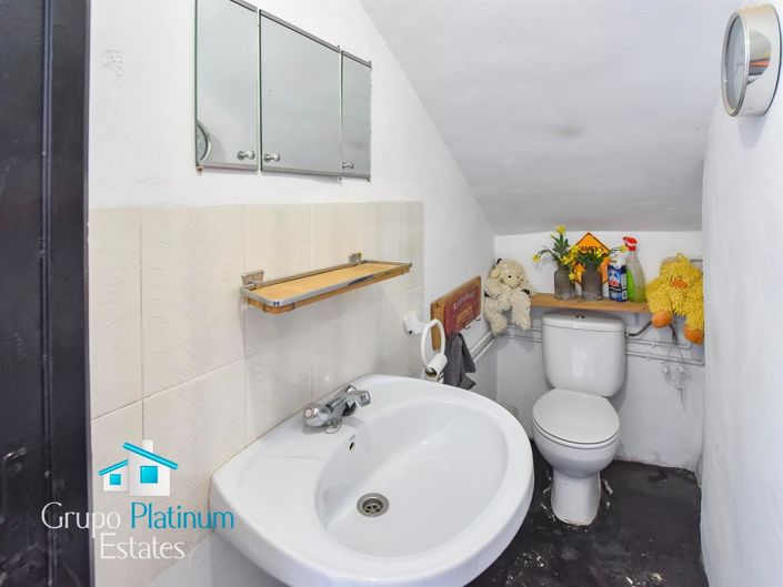 Image No.24-6 Bed Villa for sale