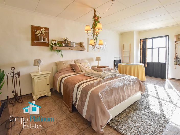 Image No.19-6 Bed Villa for sale