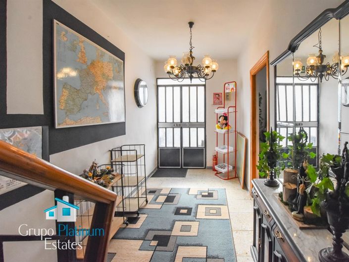 Image No.8-6 Bed Villa for sale
