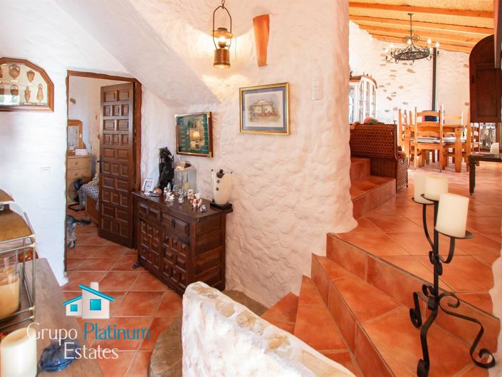 Image No.2-Villa de 4 chambres à vendre à Almeria