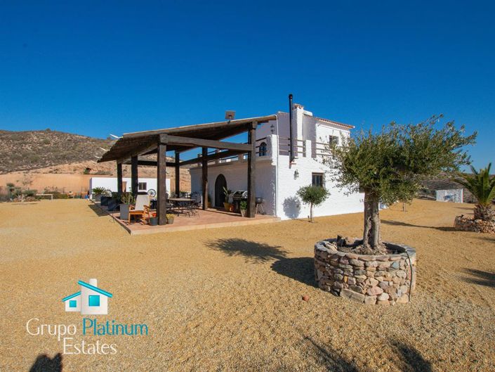 Image No.4-Villa de 4 chambres à vendre à Almeria