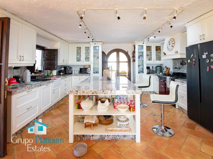 Image No.3-Villa de 4 chambres à vendre à Almeria