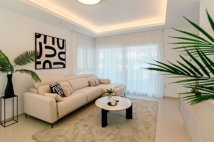 Image No.7-3 Bed Property for sale