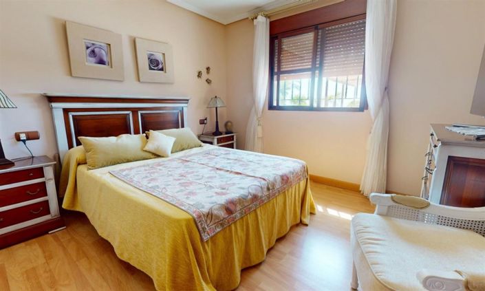 Image No.20-5 Bed Villa for sale