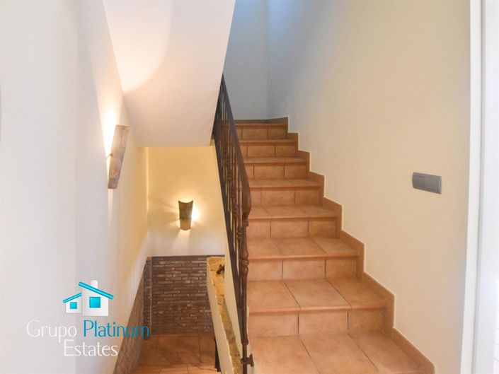 Image No.14-3 Bed Property for sale