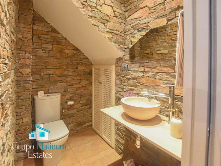 Image No.25-3 Bed Property for sale