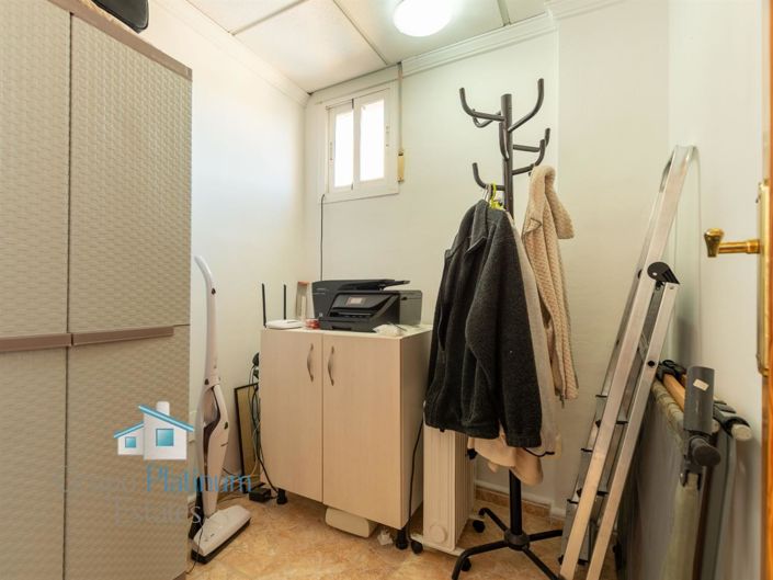 Image No.11-3 Bed Property for sale