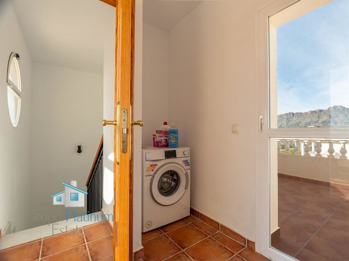 Image No.16-3 Bed Property for sale