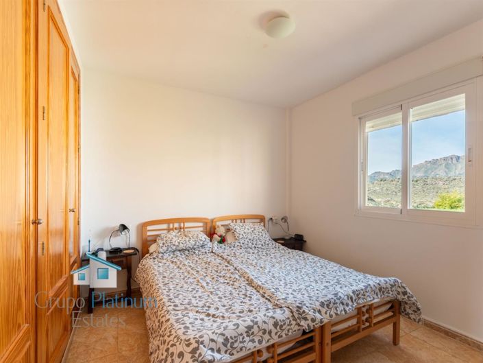 Image No.9-3 Bed Property for sale