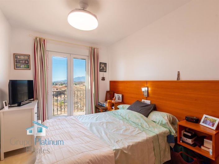 Image No.8-2 Bed Property for sale