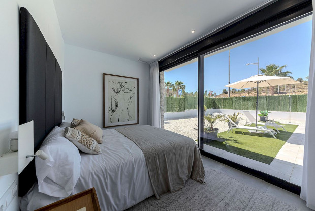 Image No.5-3 Bed Villa for sale