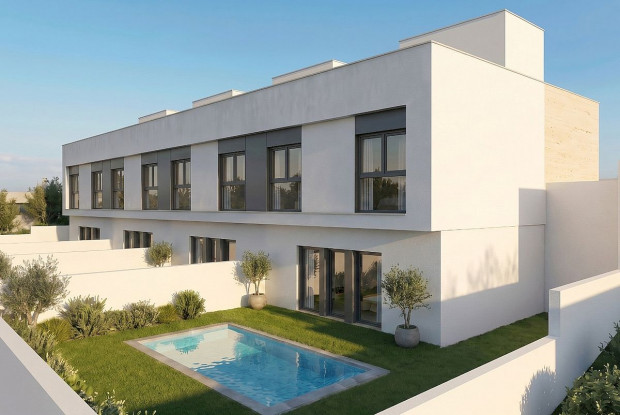 Image No.2-4 Bed Townhouse for sale