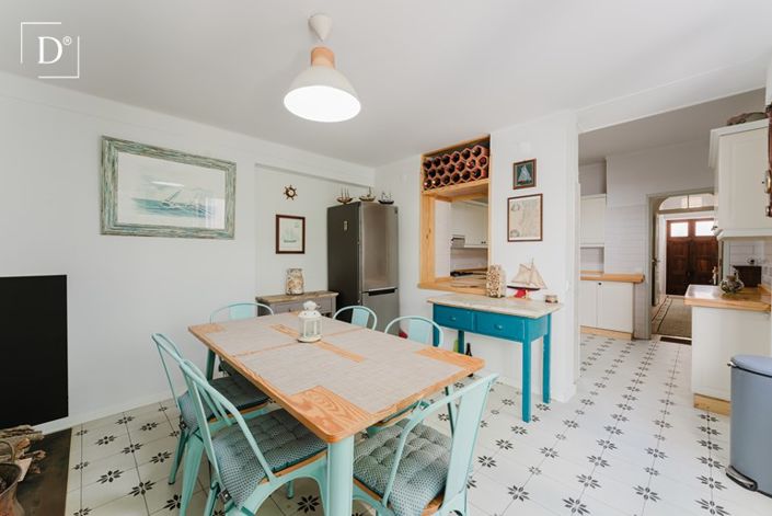 Image No.9-8 Bed Townhouse for sale