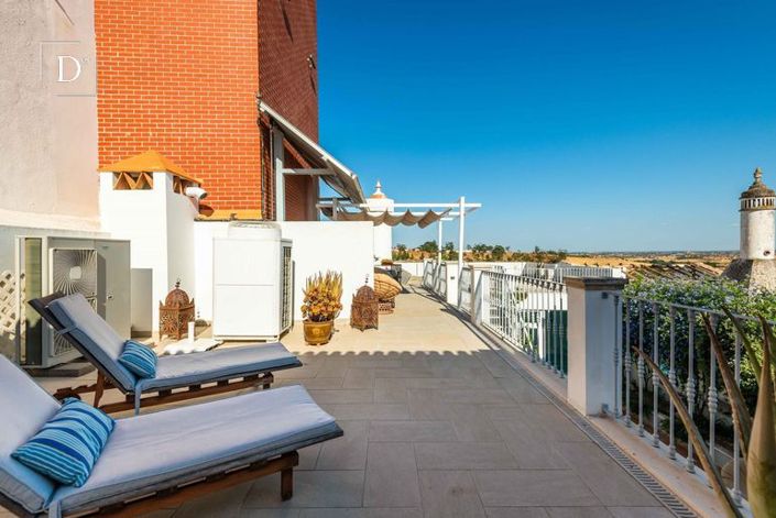 Image No.9-5 Bed Villa for sale