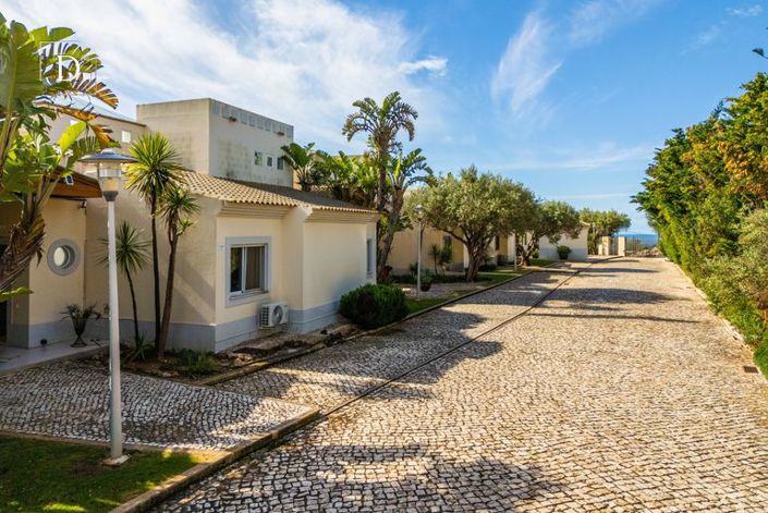 Image No.29-3 Bed Townhouse for sale