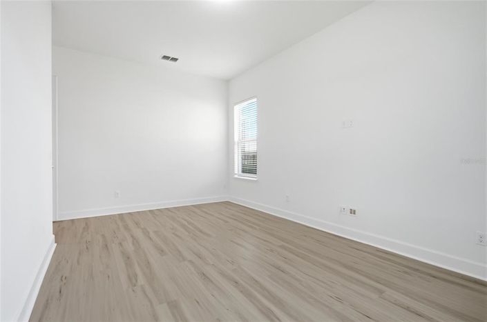 Image No.17-4 Bed House for sale