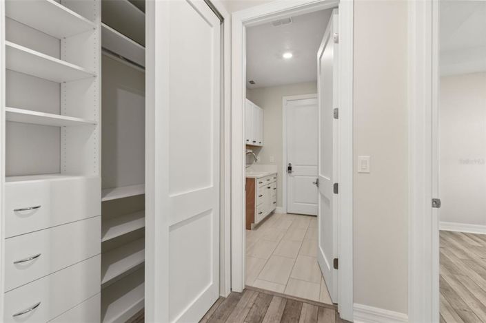 Image No.31-5 Bed House for sale