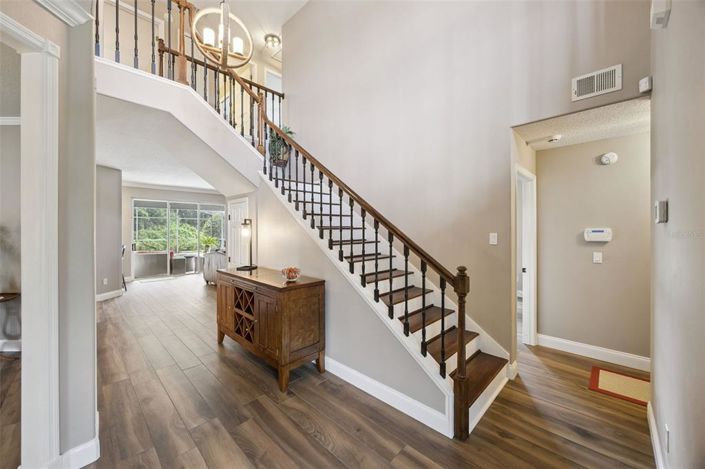 Image No.6-5 Bed House for sale