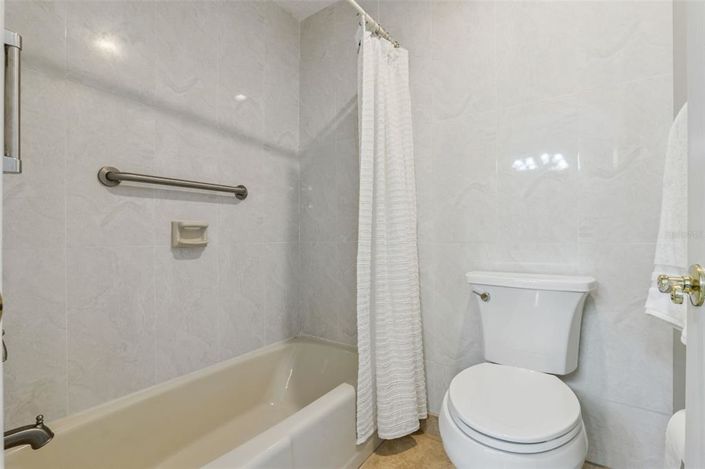 Image No.27-5 Bed House for sale
