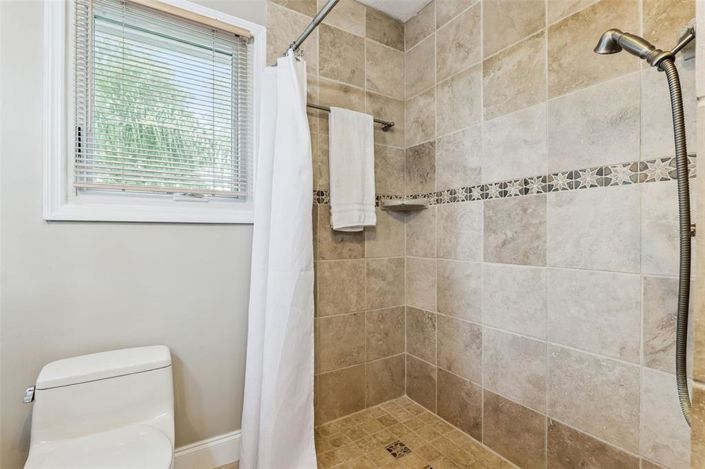 Image No.49-5 Bed House for sale