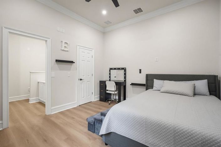 Image No.34-5 Bed House for sale