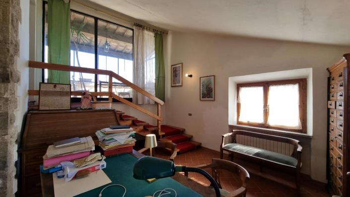 Image No.28-5 Bed Farmhouse for sale