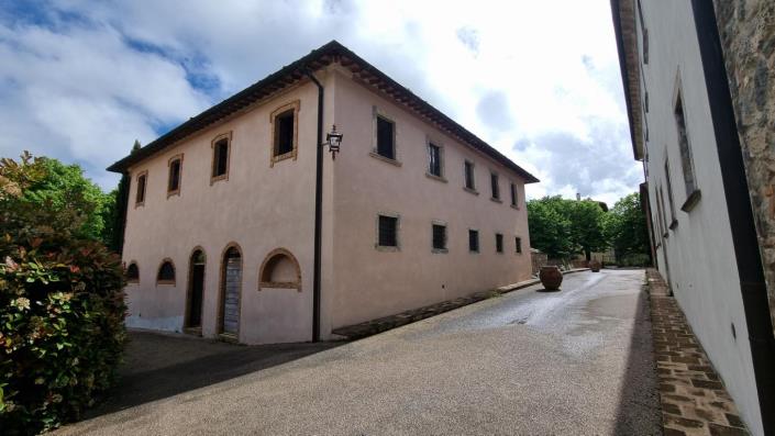 Image No.20-2 Bed Apartment for sale