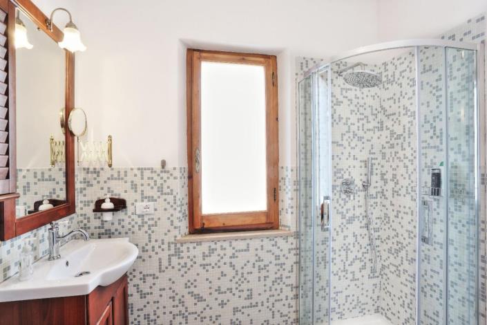 Image No.6-2 Bed Townhouse for sale