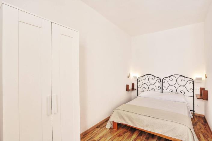 Image No.7-2 Bed Townhouse for sale