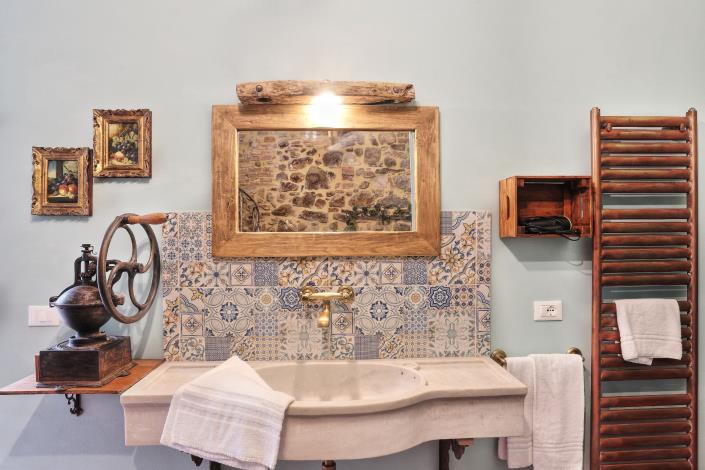 Image No.9-2 Bed Townhouse for sale