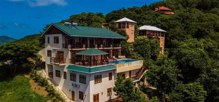 Image No.2-Propriété de 6 chambres à vendre à Bequia