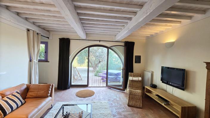 Image No.16-2 Bed Semi-Detached for sale