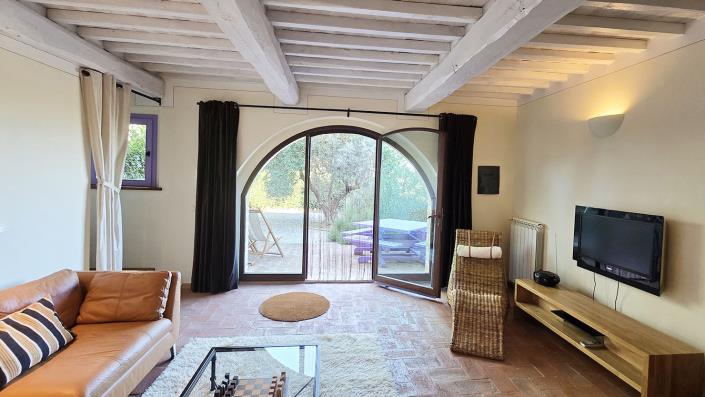 Image No.23-2 Bed Semi-Detached for sale