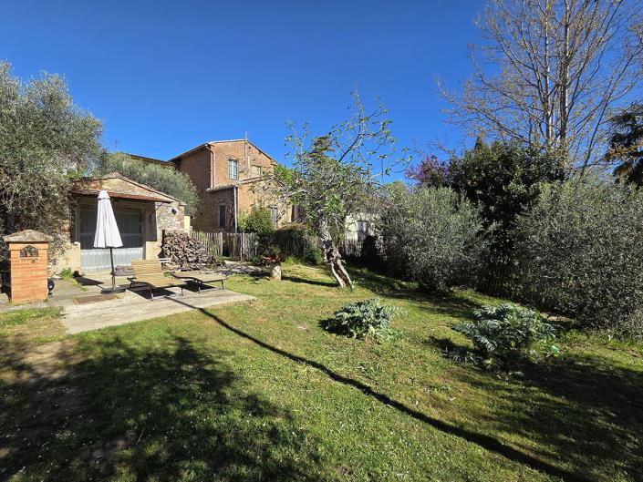Image No.4-4 Bed Townhouse for sale