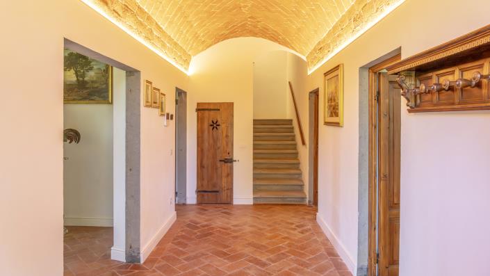 Image No.9-7 Bed Villa / Detached for sale