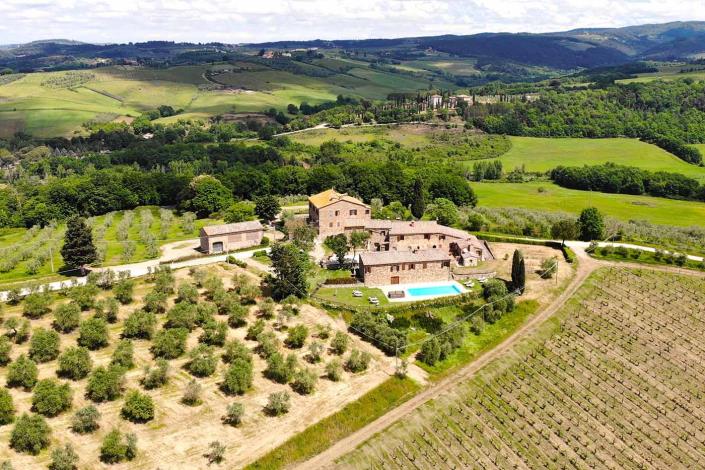 Image No.2-13 Bed Country House for sale