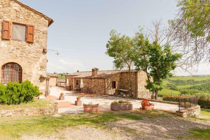 Image No.9-13 Bed Country House for sale